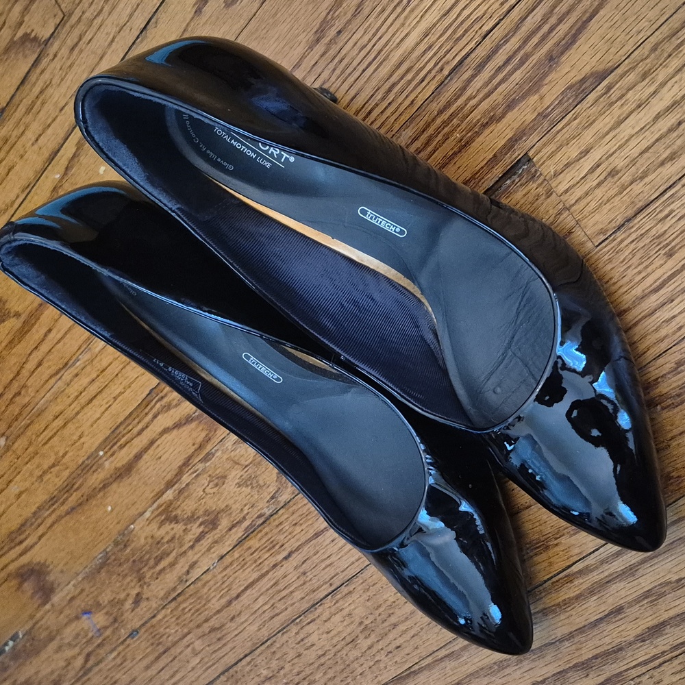 Rockport Black Patent Leather Pointed Toe Heels